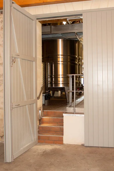 Modern Aluminum Barrels Wood Door Wine Cellar — Stock Photo, Image