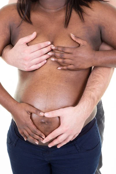 Embarazada Africana Americana Mujer Caucásico Marido Mano Baby Bump —  Fotos de Stock