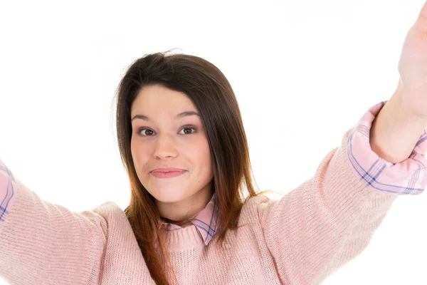 Linda Mujer Haciendo Foto Selfie Fondo Blanco — Foto de Stock