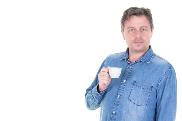 Guapo Hombre Serio Con Taza Café Fondo Blanco Con Espacio — Foto de Stock