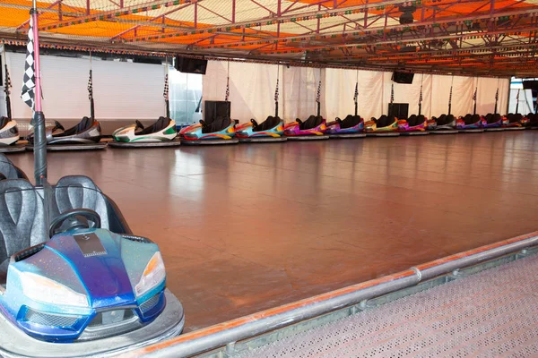 Carro Abundante Elétrico Colorido Autódromo Parque Diversões — Fotografia de Stock