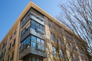 Şehir cephe modern mimari sokak şehir merkezi