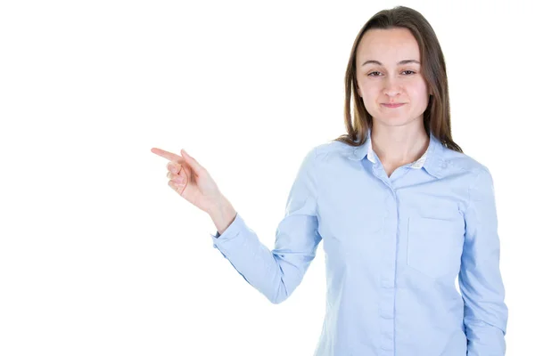 Mujer Joven Apuntando Algo Espacio Copia Lateral — Foto de Stock