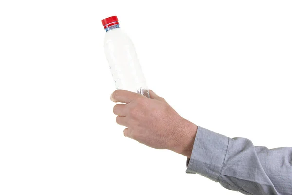男の手が水のボトルを保持している絶縁ホワイト バック グラウンド — ストック写真