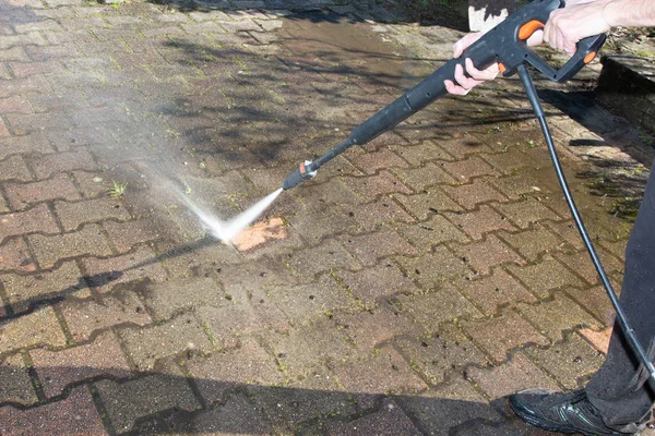 Trabajador Hombre Limpieza Con Chorro Agua Alta Presión — Foto de Stock