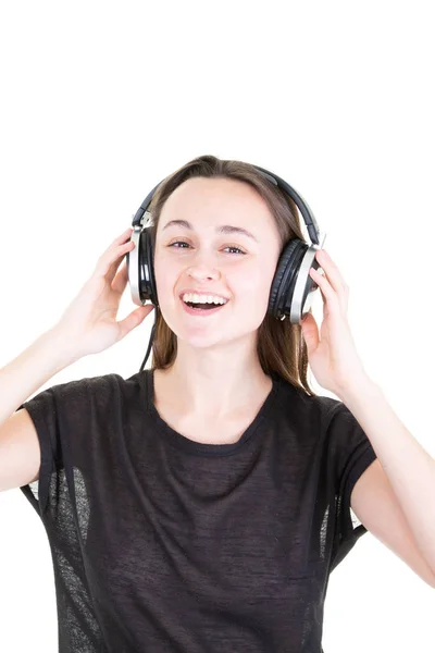 Mujer Joven Con Auriculares Canta Ojos Cerrados — Foto de Stock