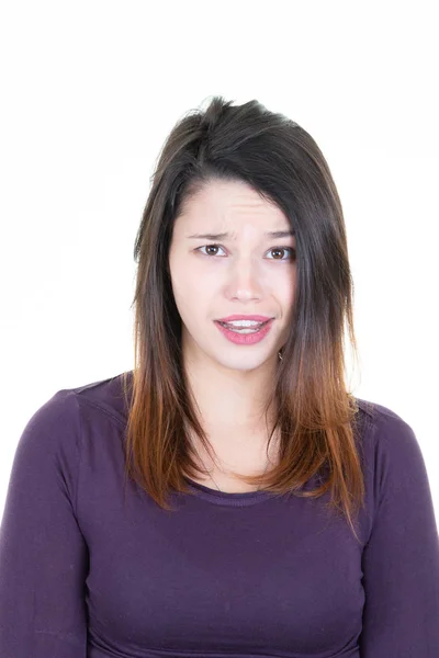 Mujer Haciendo Pucheros Mueca Fruncir Ceño Haciendo Cara Sobre Fondo — Foto de Stock