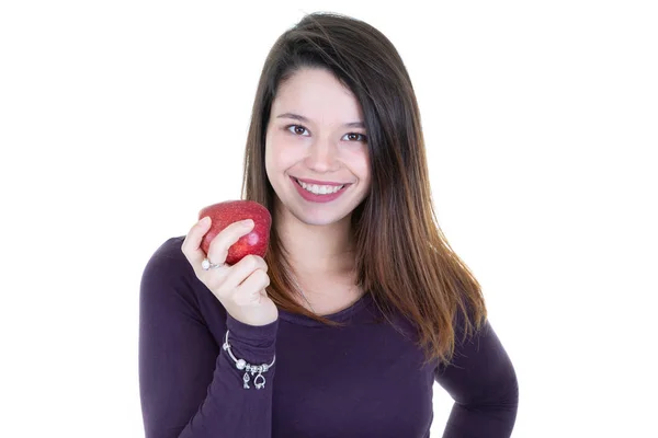 Kırmızı Elma Yemeye Hazır Oldukça Neşeli Genç Kadın Portresi — Stok fotoğraf