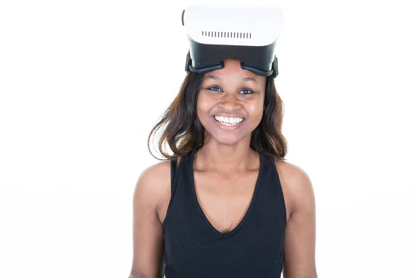 Sorria Jovem Vestindo Usando Realidade Virtual Óculos Capacete Headset Fundo — Fotografia de Stock