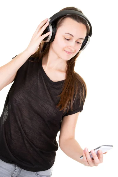 Hermosa Mujer Joven Auriculares Escuchando Música Desde Teléfono Pie Sobre —  Fotos de Stock