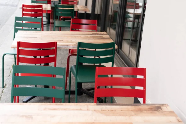 Green Red Chair Table Outdoor Bar Terrace — Stock Photo, Image