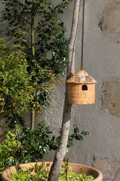 Terracotta Casa Gli Uccelli Tette — Foto Stock