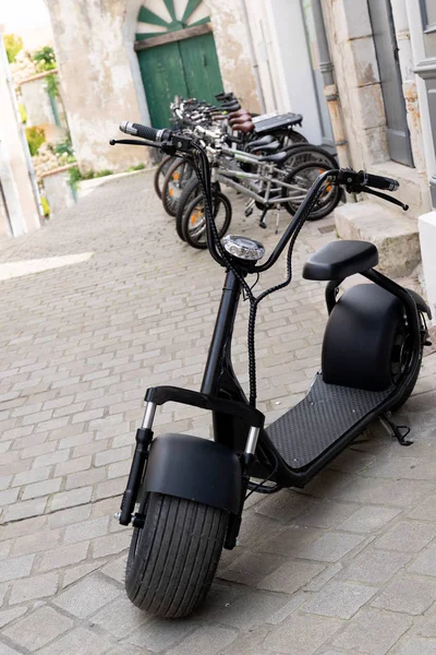 Şehir Sokak Arka Plan Bisiklet Elektrikli Scooter Görünümü — Stok fotoğraf