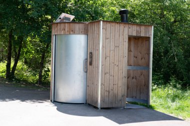 Unisex kamu kuru tuvalet park dışında modern ahşap outhouse