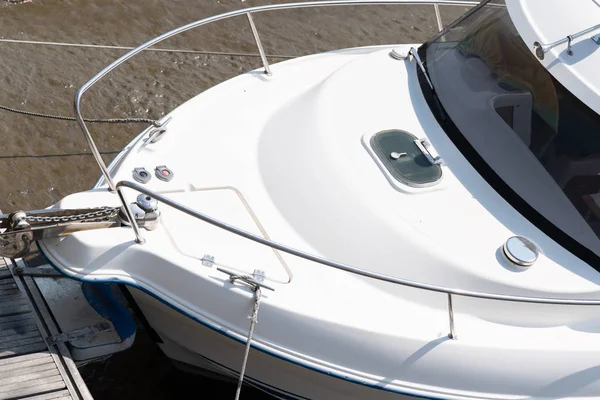 Weiße Yachtboote Stehen Pier Hafen — Stockfoto