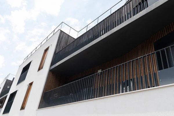 Modern Apartment Building Cloud Day — Stock Photo, Image