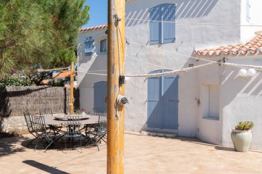 Fransa'da Noirmoutier adasında güzel bir Vendee evi ile deniz tarafından teras