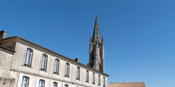 フランスのサン エミリオン村モノリシック教会 — ストック写真