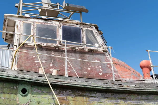 Древняя Ржавая Доска Корабля Старой Цветной Лодки Деревянный Корпус Мимо — стоковое фото