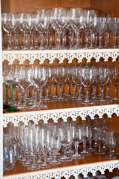 Bicchieri Vino Armadio Marrone — Foto Stock