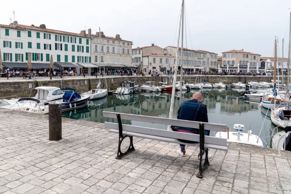 Saint Martin Charente Maritime Франция 2019 Молодой Лысый Мужчина Занимающийся — стоковое фото