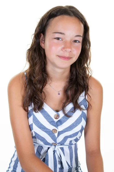 孤立したストリップファッション服で幸せな十代の女の子 — ストック写真