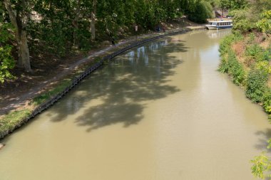 Canal du Midi In Carcassonne şehir güney Fransa