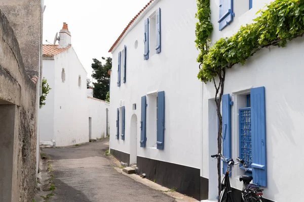 Kleine Straat Met Witte Huisjes Frankrijk Ile Noirmoutier — Stockfoto