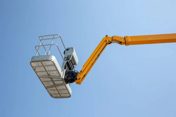 Construction Cranes Empty Boom Lift Blue Sky Work Platform — Stock Photo, Image