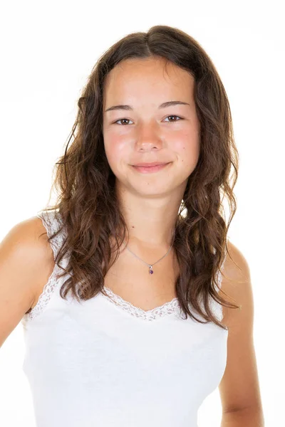 Beyaz Arka Plan Üzerinde Gülümseyen Sevimli Genç Mutlu Kadın Portresi — Stok fotoğraf