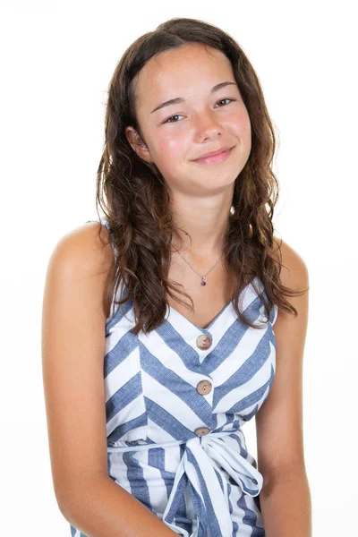 Retrato Joven Feliz Mujer Posando Adolescente Miradas Cámara — Foto de Stock