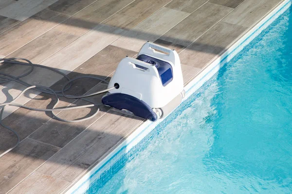 Pulitore Piscine Robot Pulizia Della Piscina — Foto Stock