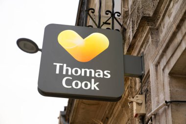 Bordeaux , Aquitaine / Fransa - 09 23 2019 : Thomas cook şehir merkezindeki mağazada sokak dükkanı tabelası
