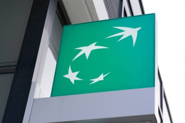 Bordeaux , Aquitaine / Fransa - 09 24 2019 : bnp paribas fortis bank sign French multinational bank