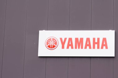 Bordeaux, Aquitaine / France - 10 02 2019: Yamaha logo mağazası