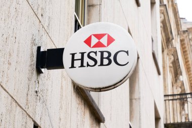 Bordeaux, Aquitaine / Fransa - 10 10 10 2019: Hsbc banka caddesi üzerindeki yuvarlak logo işareti