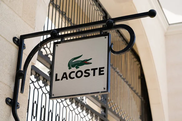 Arcachon Aquitaine France 2019 Lacoste Store Logo French Fashion Company — 图库照片