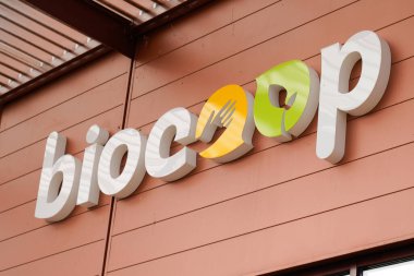 Bordeaux, Aquitaine / Fransa - 10 17 2019: Marketin ön logosu üzerinde Biocoop logosu