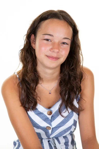 Retrato Sonrisa Feliz Mujer Joven Disfrutar Relajarse Sobre Fondo Blanco —  Fotos de Stock