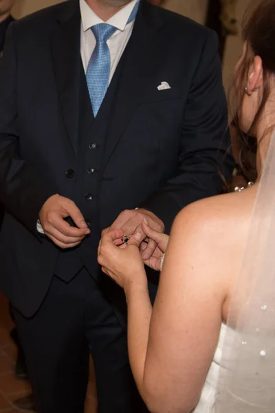 Wedding Bride Groom Ceremony Exchange Marriage Rings — Stock Photo, Image