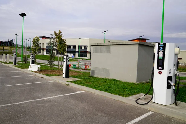 Bordeaux Aquitaine Franciaország 2019 Hálózati Tápegység Töltő Elektromos Autó Töltéséhez — Stock Fotó