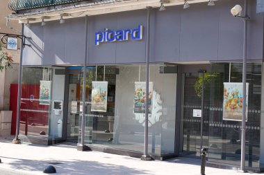 Bordeaux, Aquitaine / Fransa - 05 05 05 2020: Fransız ve dondurulmuş ürünler üretiminde Picard logosu