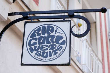 Bordeaux, Aquitaine / France - 05 05 05 2020: Sörf ve kaykay için Ripcurl logosu