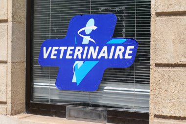 Bordeaux, Aquitaine / France - 05 05 05 2020: Veterinerlik Fransızca işaret dili veterinerlik anlamına geliyor