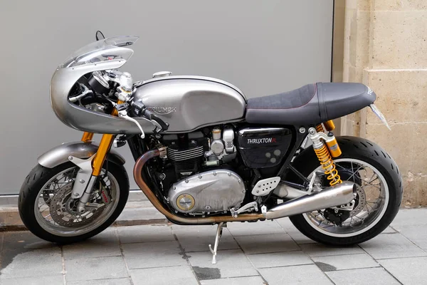 Bordeaux Aquitania Francia 2020 Trionfo Thruxton Vintage Retro Grey British — Foto Stock