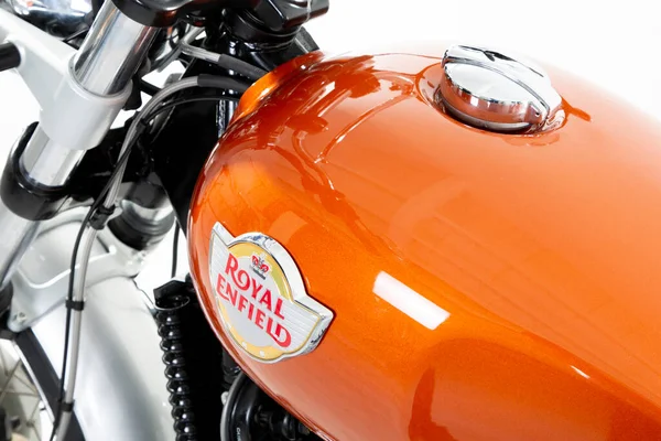 Bordeaux Aquitaine Fransa 2020 Royal Enfield Motorsiklet Yakıt Deposu Logosu — Stok fotoğraf