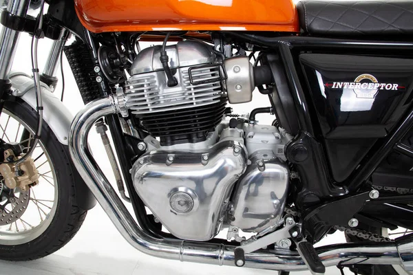 Бордо Аквитания Франция 2020 Royal Enfield Continental Interceptor Motorcycle Engine — стоковое фото