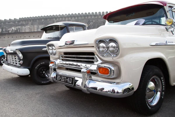 Bordeaux Aquitanien Frankreich 2020 Chevrolet Apache Fleetside Pickup Weißer Oldtimer — Stockfoto