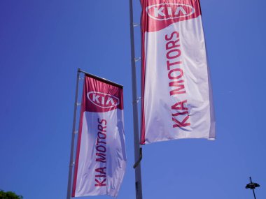 Bordeaux, Aquitaine / Fransa - 06 20 2020: Kore otomobil bayrağı mağazasında kia logosu işareti