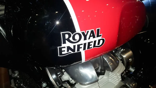 Bordeaux Aquitânia França 2020 Logotipo Royal Enfield Assina Tanque Aço — Fotografia de Stock